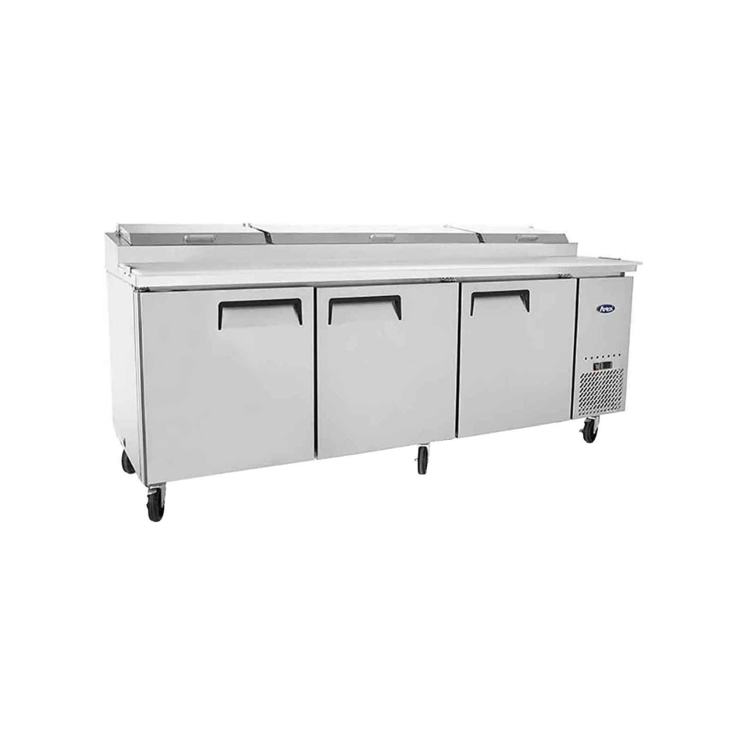 MPF8203GR - Table de préparation à pizza réfrigérée 3 portes -2+8°C - Capacité 800 litres - 2362x840x1102mm