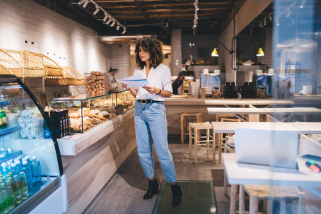 Comment faire le bon choix pour sa vitrine de présentation ? - Cuisine Pro Leasing