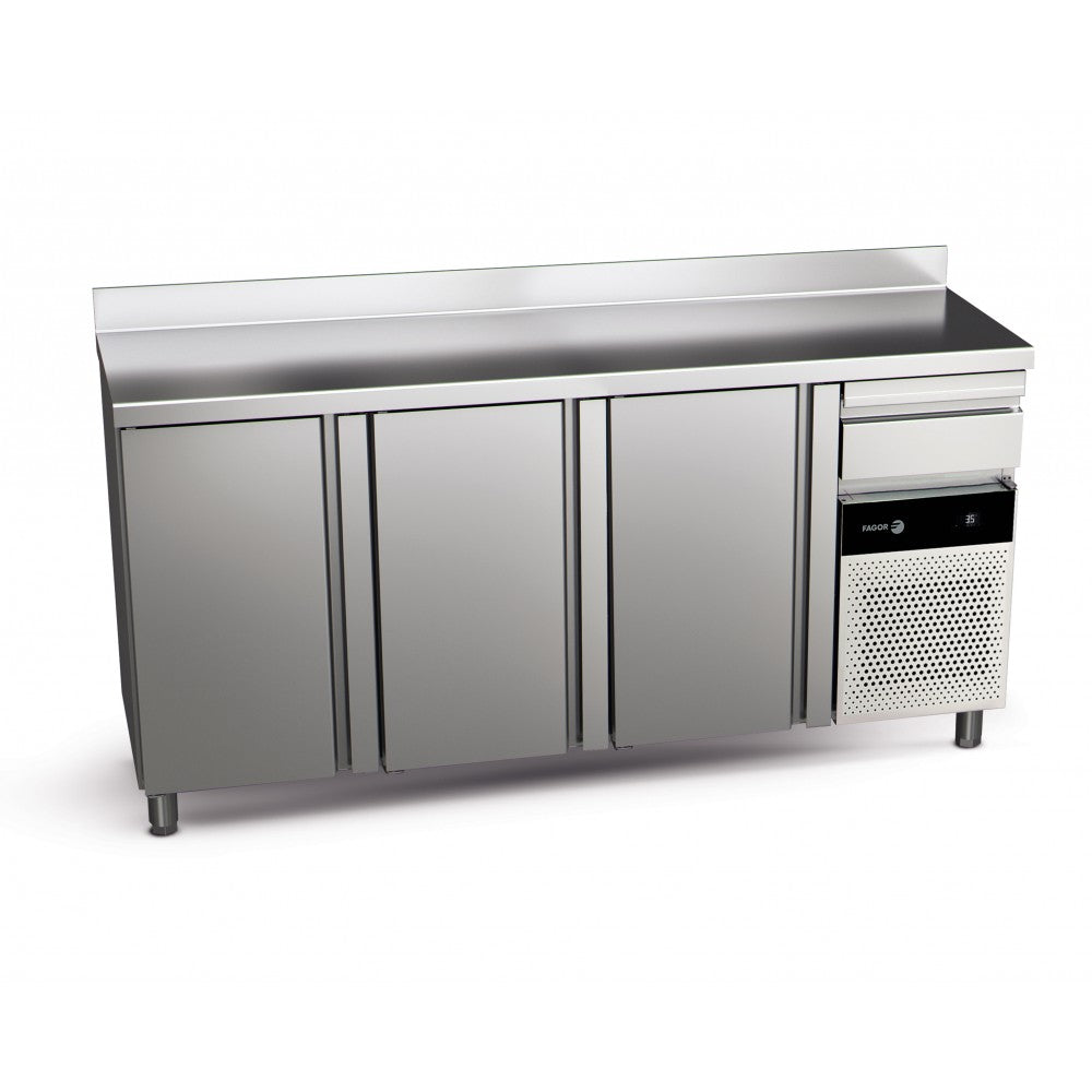 Arrière-bar réfrigérée FAGOR 3 portes pleines - gamme 600 - 551 litres